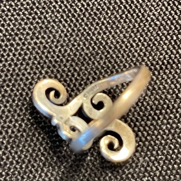 Retired James Avery Long Swirl Ring Size 7 - Picture 2 of 2